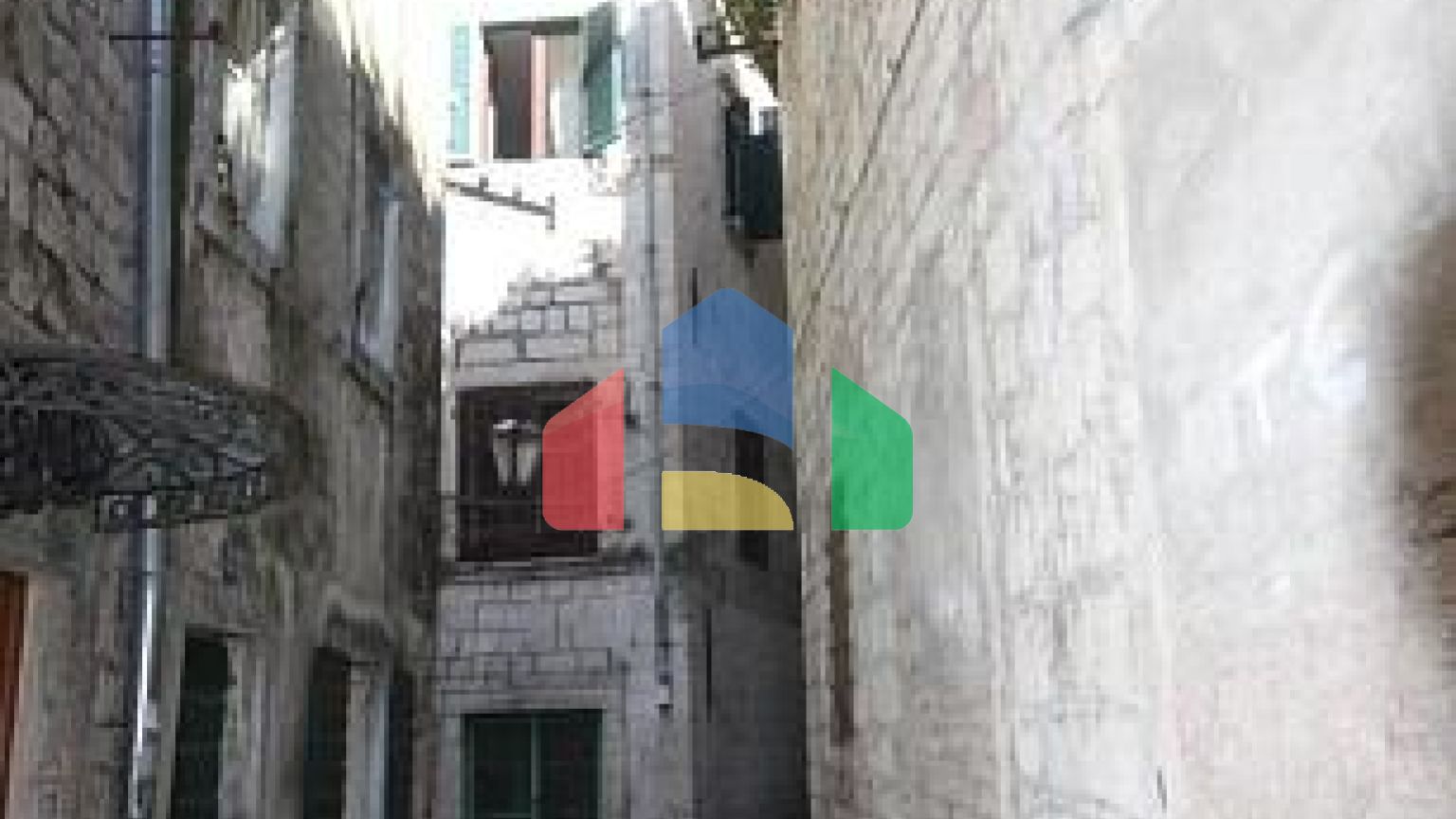 Квартира с тремя спальнями в старом городе Котора