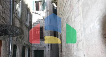 Квартира с тремя спальнями в старом городе Котора