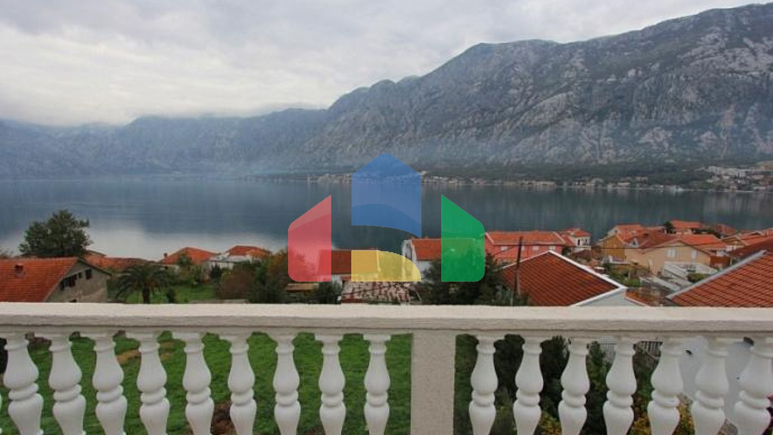 Дом c видом на море в Которе