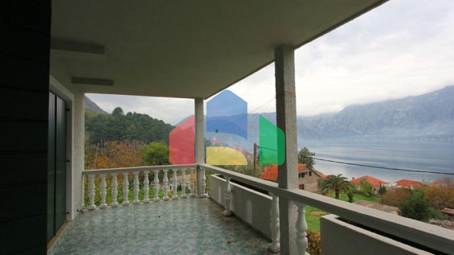 Дом c видом на море в Которе