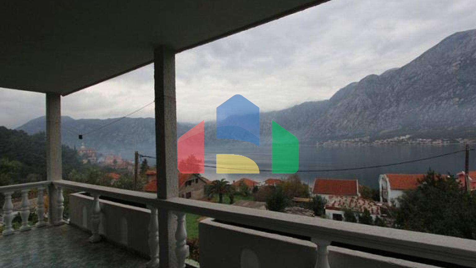 Дом c видом на море в Которе