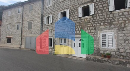 Frontline Four Bed House Near Central Kotor