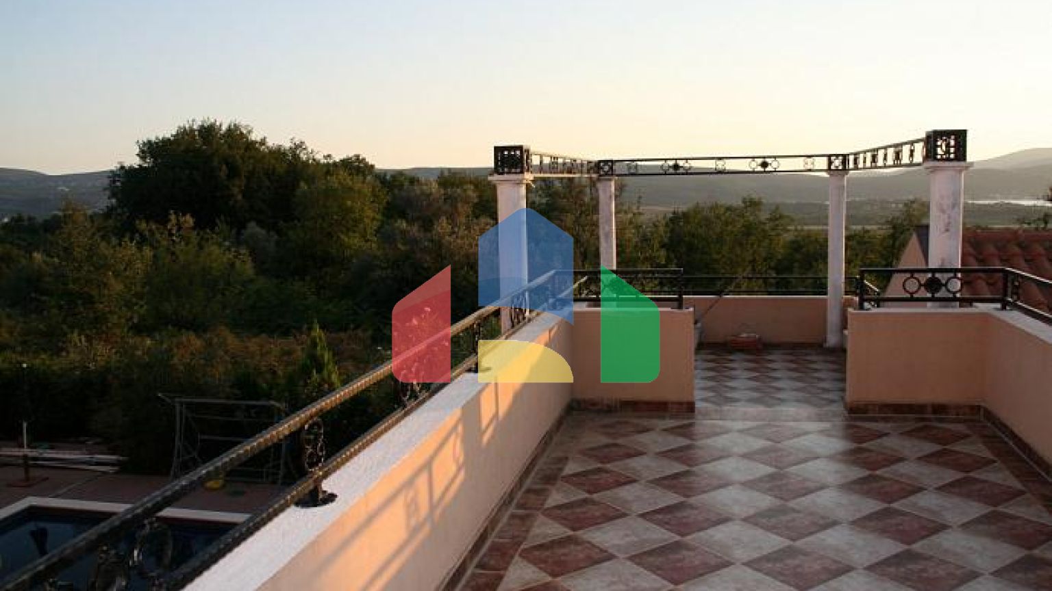 Виллa класса люкс с бассейном в Которе