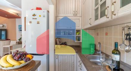 Очаровательный трехкомнатный дуплекс в Доброте: всего в нескольких шагах от моря