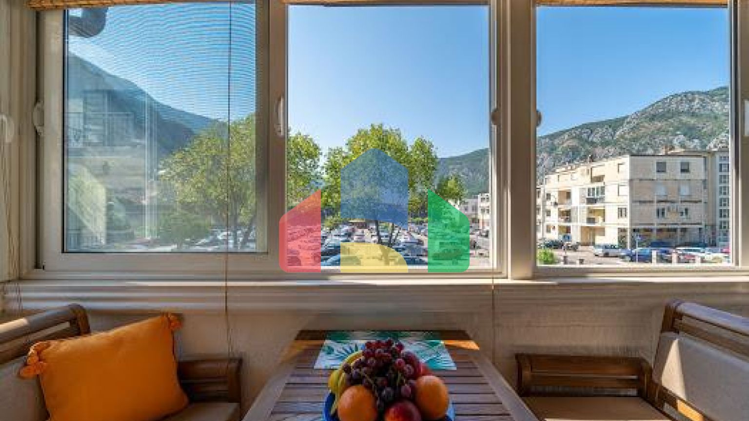 Очаровательный трехкомнатный дуплекс в Доброте: всего в нескольких шагах от моря