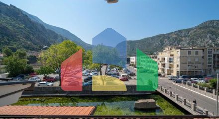 Очаровательный трехкомнатный дуплекс в Доброте: всего в нескольких шагах от моря