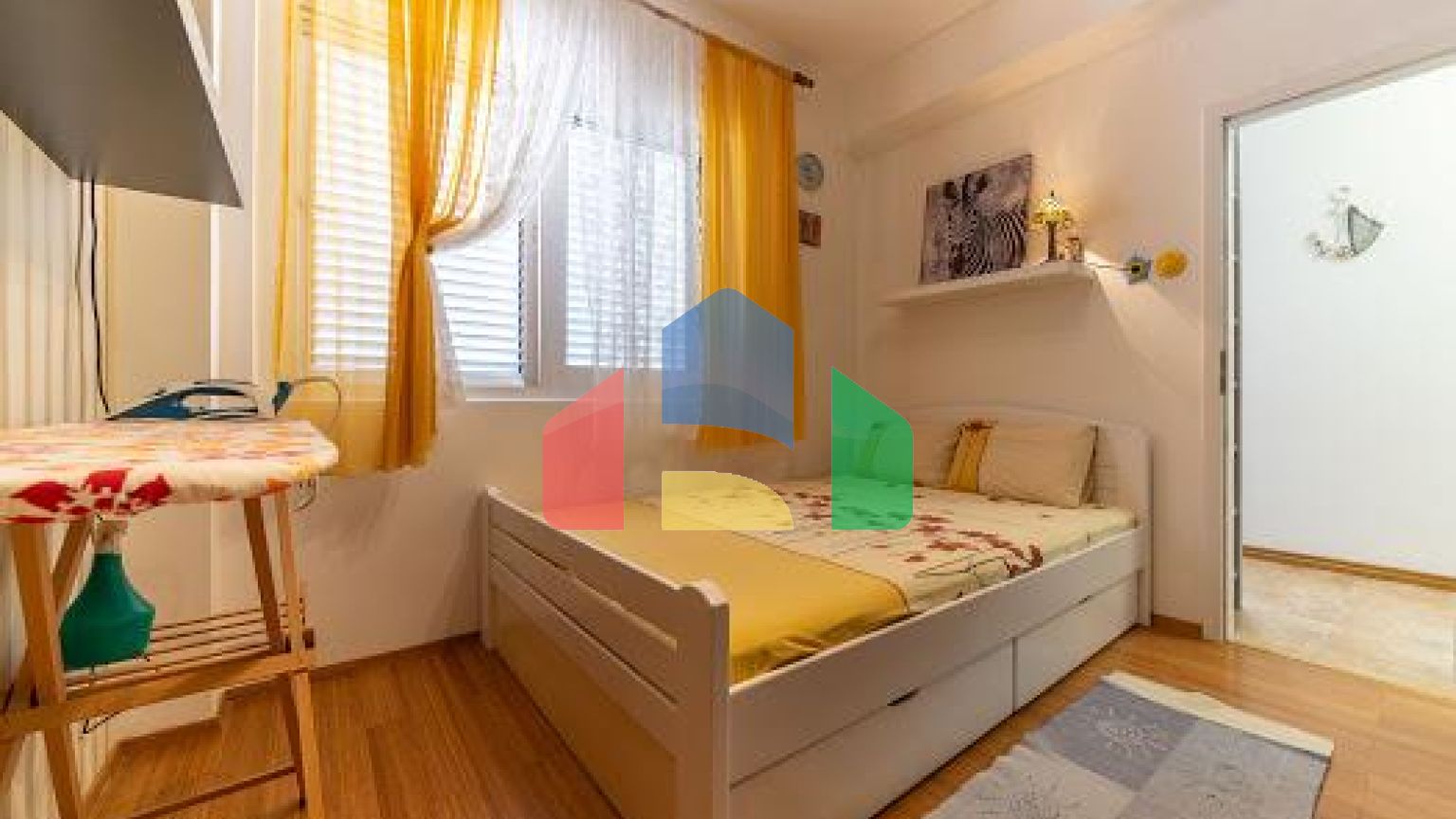 Очаровательный трехкомнатный дуплекс в Доброте: всего в нескольких шагах от моря