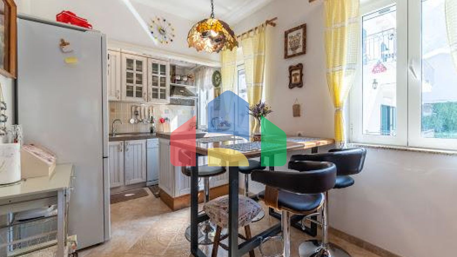 Очаровательный трехкомнатный дуплекс в Доброте: всего в нескольких шагах от моря