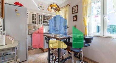 Очаровательный трехкомнатный дуплекс в Доброте: всего в нескольких шагах от моря