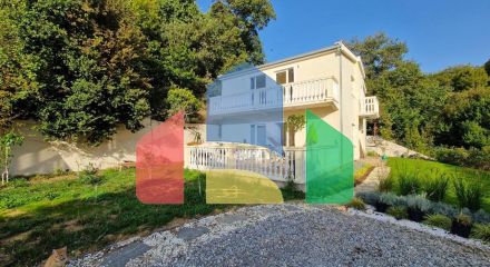 Двухэтажный дом в Круче в 60 метрах от моря