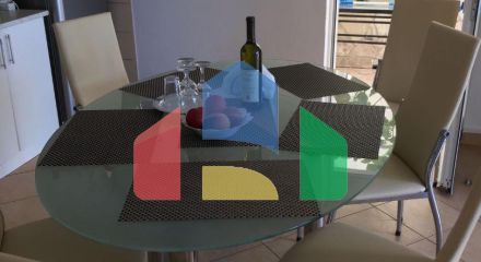 Дом в Круче с бассейном близко к морю