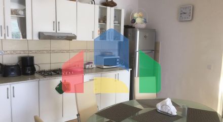 Дом в Круче с бассейном близко к морю