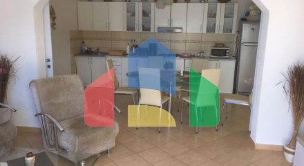 Дом в Круче с бассейном близко к морю