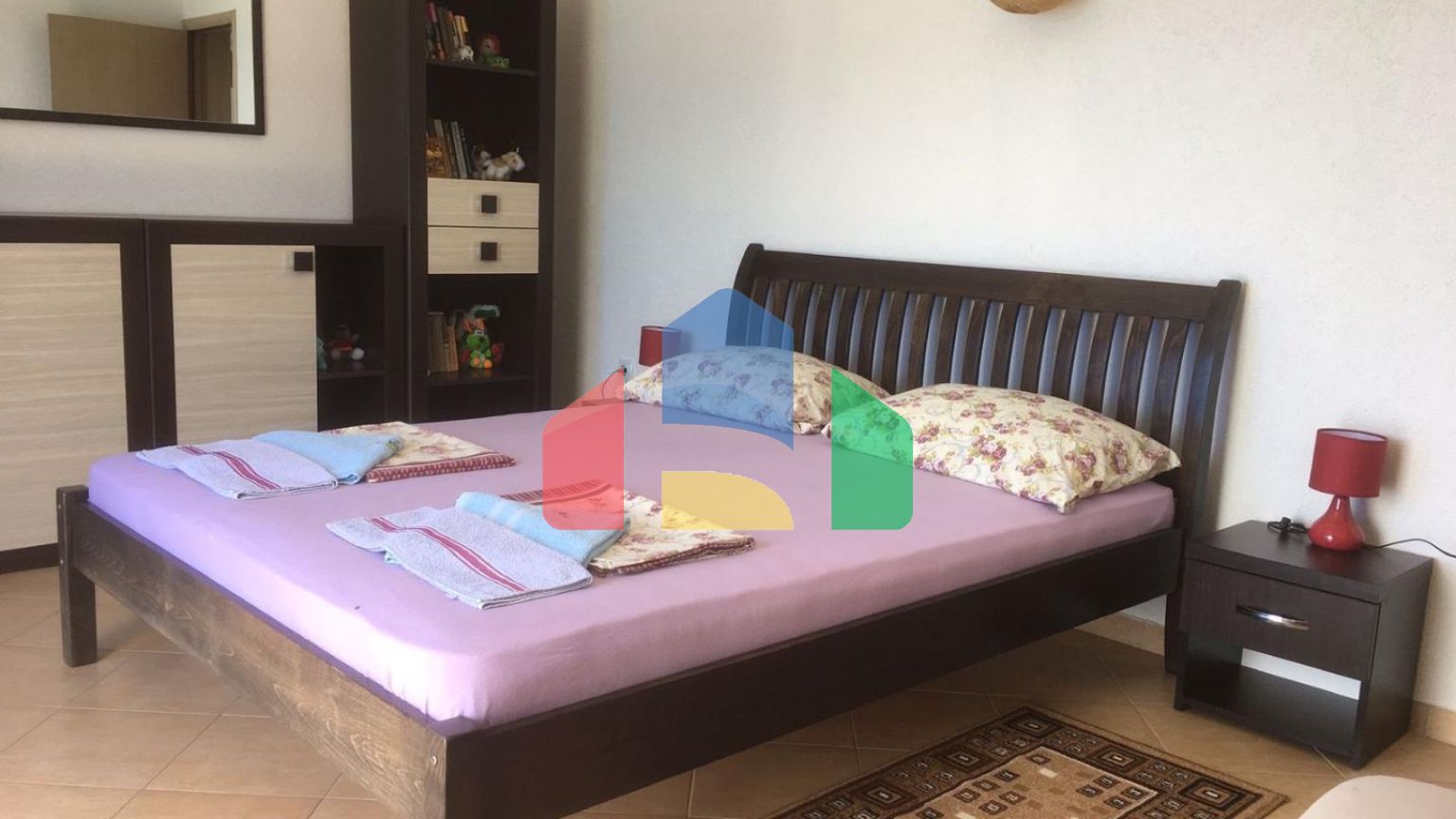 Дом в Круче с бассейном близко к морю