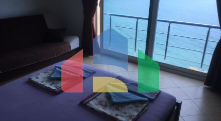 Дом в Круче с бассейном близко к морю