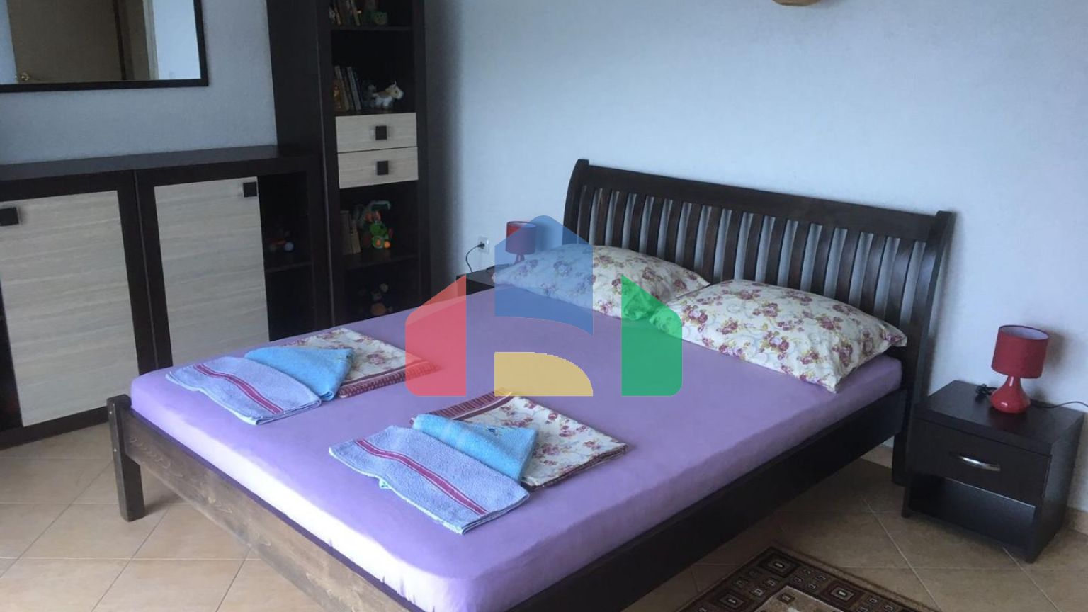 Дом в Круче с бассейном близко к морю