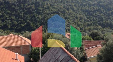 Дом в Круче с двумя отдельными этажами