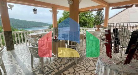 Мини отель в Круче с видом на море, не далеко от пляжа с просторным паркингом. Мини отель в Круче с видом на море, не далеко от пляжа с просторным паркингом.