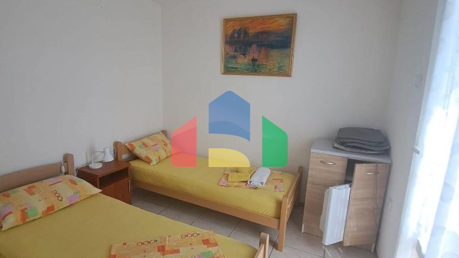 Мини отель в Круче с видом на море, не далеко от пляжа с просторным паркингом.