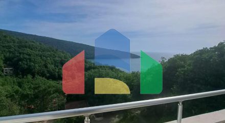 Мини отель в Круче с видом на море, не далеко от пляжа с просторным паркингом. Мини отель в Круче с видом на море, не далеко от пляжа с просторным паркингом.