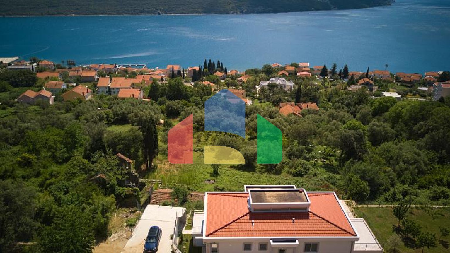 Просторный дом в Кумборе общей площадью 335 м²