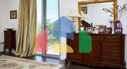 Просторный дом в Кумборе общей площадью 335 м²