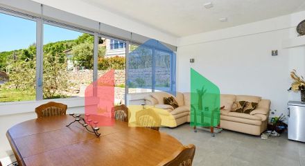 Просторный дом в Кумборе общей площадью 335 м²