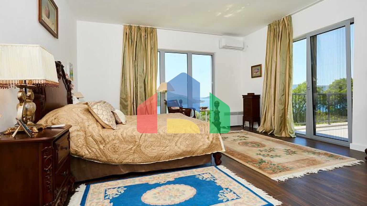 Просторный дом в Кумборе общей площадью 335 м²