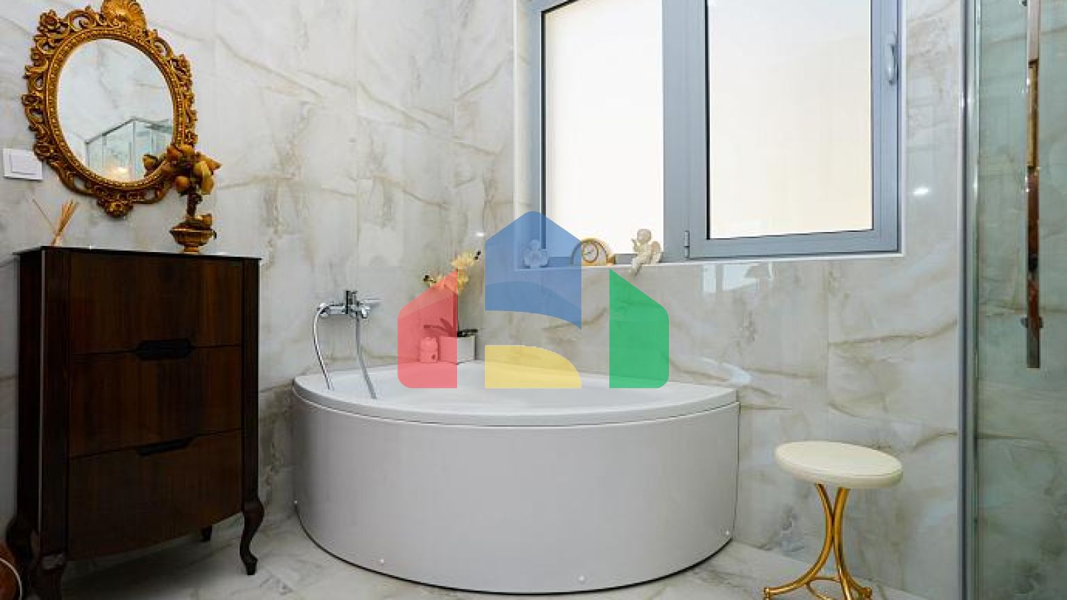 Просторный дом в Кумборе общей площадью 335 м²