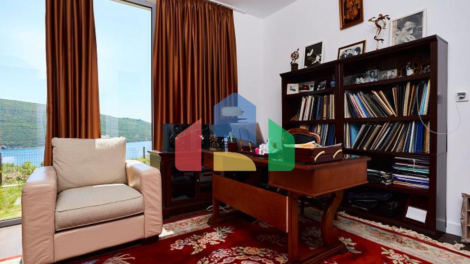 Просторный дом в Кумборе общей площадью 335 м²