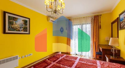 Дом на трех уровнях с тремя спальнями, 176 м², Ластва Дом на трех уровнях с тремя спальнями, 176 м², Ластва