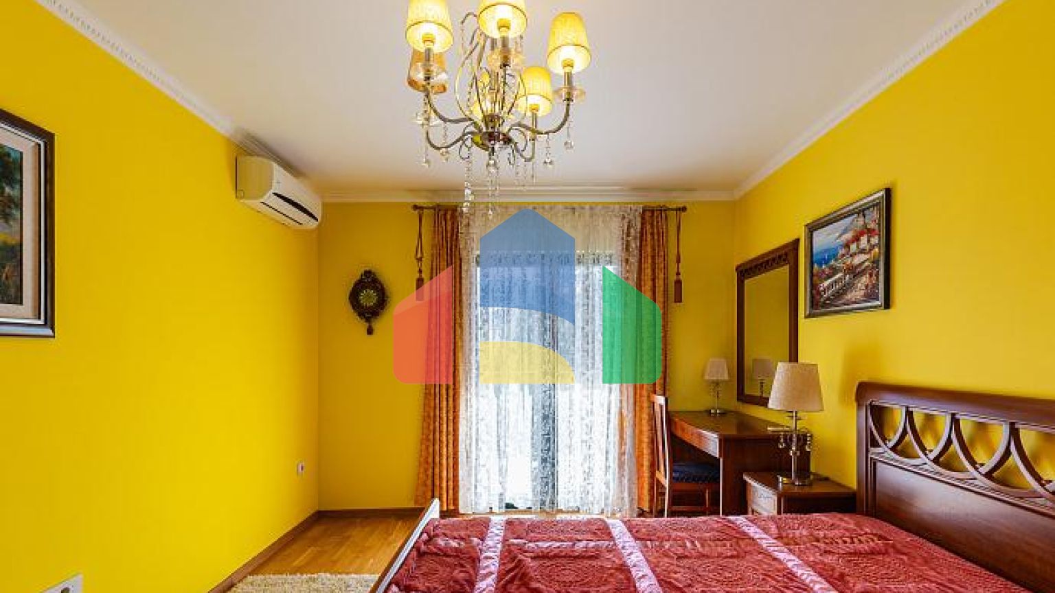 Дом на трех уровнях с тремя спальнями, 176 м², Ластва