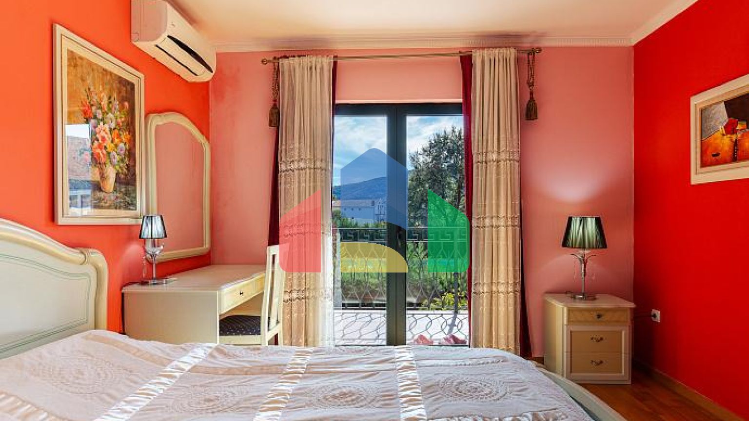 Дом на трех уровнях с тремя спальнями, 176 м², Ластва