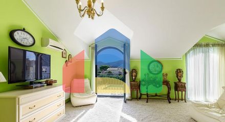 Дом на трех уровнях с тремя спальнями, 176 м², Ластва Дом на трех уровнях с тремя спальнями, 176 м², Ластва