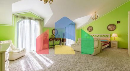 Дом на трех уровнях с тремя спальнями, 176 м², Ластва Дом на трех уровнях с тремя спальнями, 176 м², Ластва