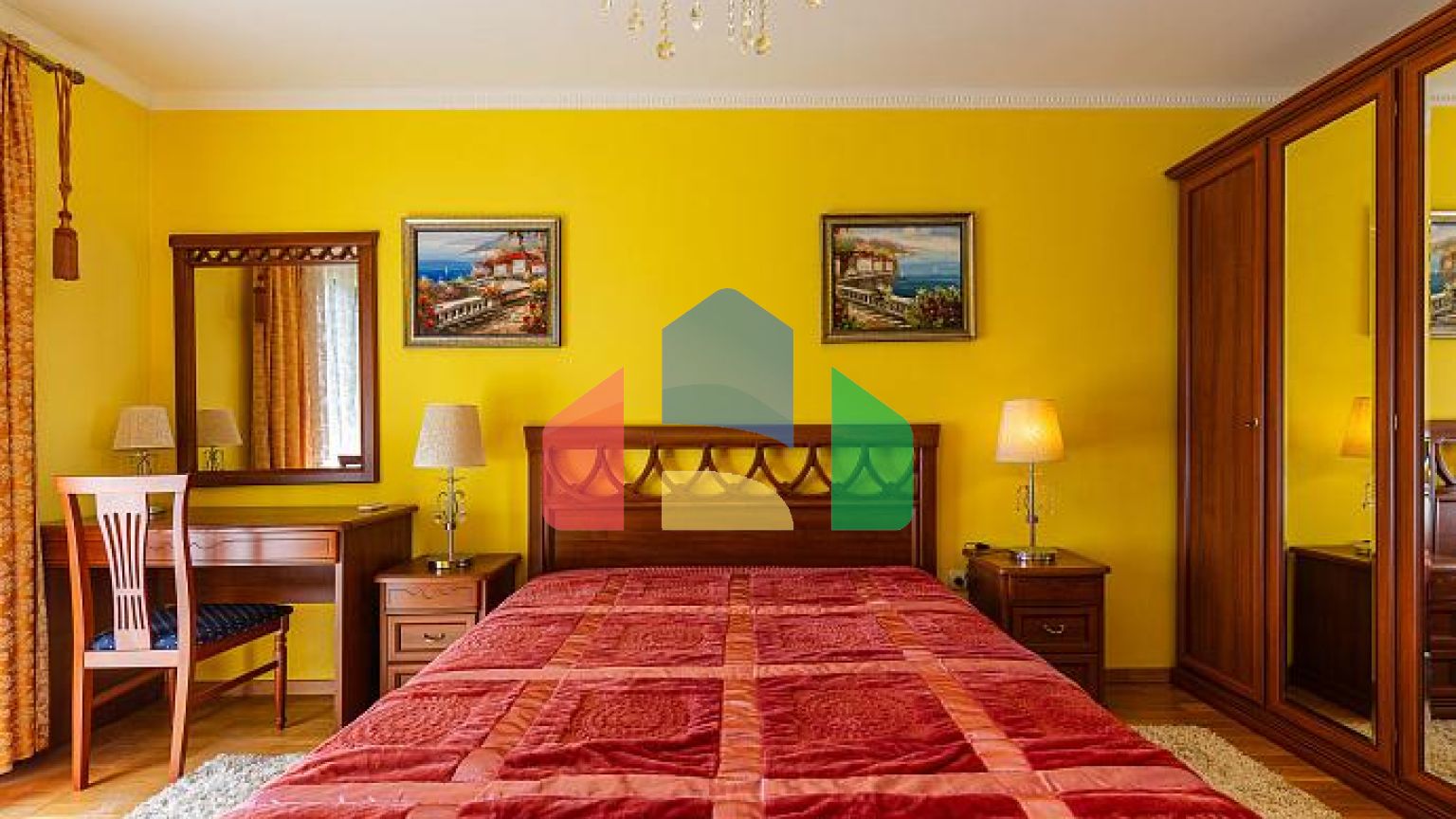 Дом на трех уровнях с тремя спальнями, 176 м², Ластва