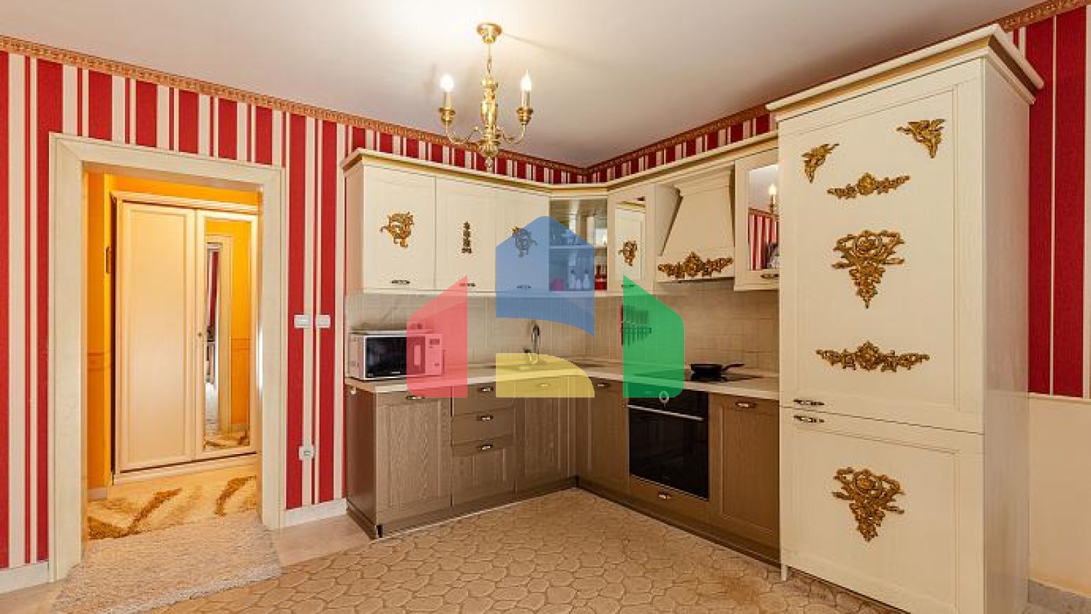 Дом на трех уровнях с тремя спальнями, 176 м², Ластва