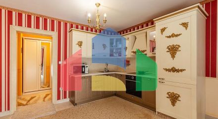 Дом на трех уровнях с тремя спальнями, 176 м², Ластва Дом на трех уровнях с тремя спальнями, 176 м², Ластва