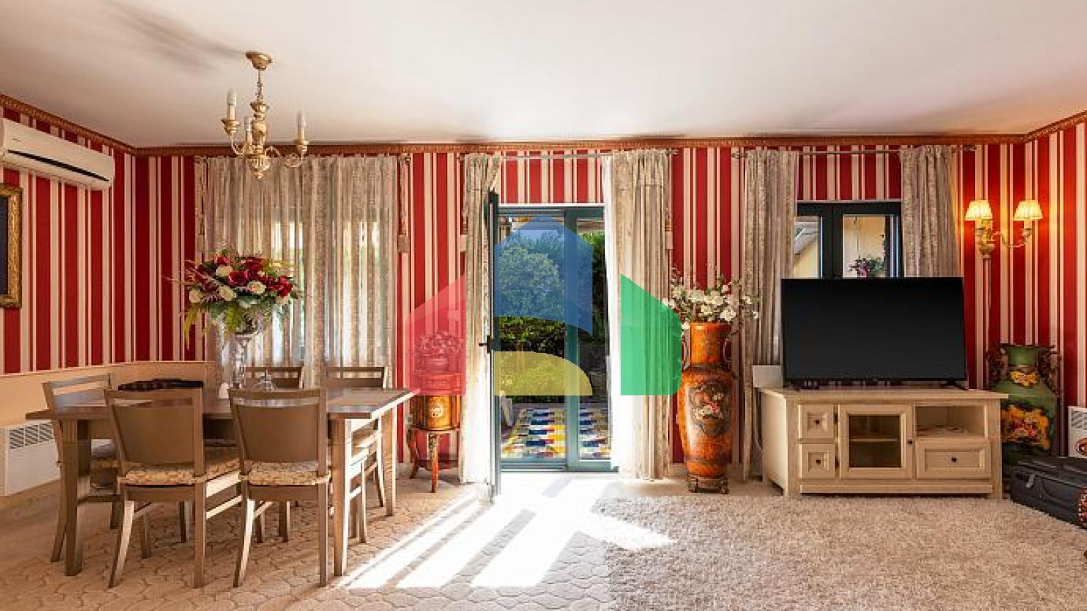 Дом на трех уровнях с тремя спальнями, 176 м², Ластва