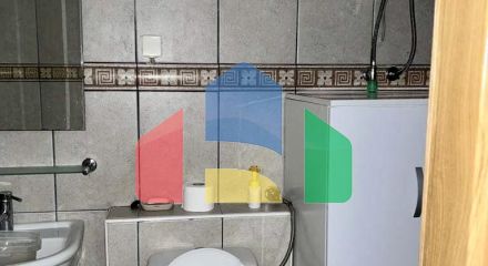 Квартира с 3 спальнями в 50 метрах от моря в Петроваце.