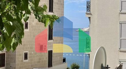 Квартира с 3 спальнями в 50 метрах от моря в Петроваце. Квартира с 3 спальнями в 50 метрах от моря в Петроваце.