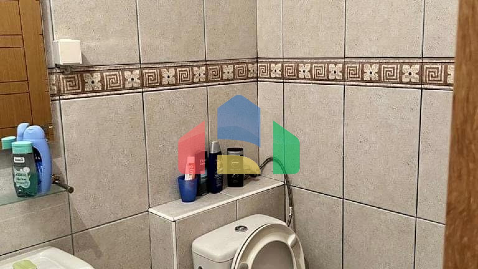 Квартира с 3 спальнями в 50 метрах от моря в Петроваце.