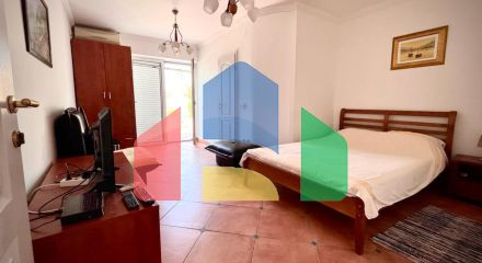 Трехэтажный дом в Петроваце