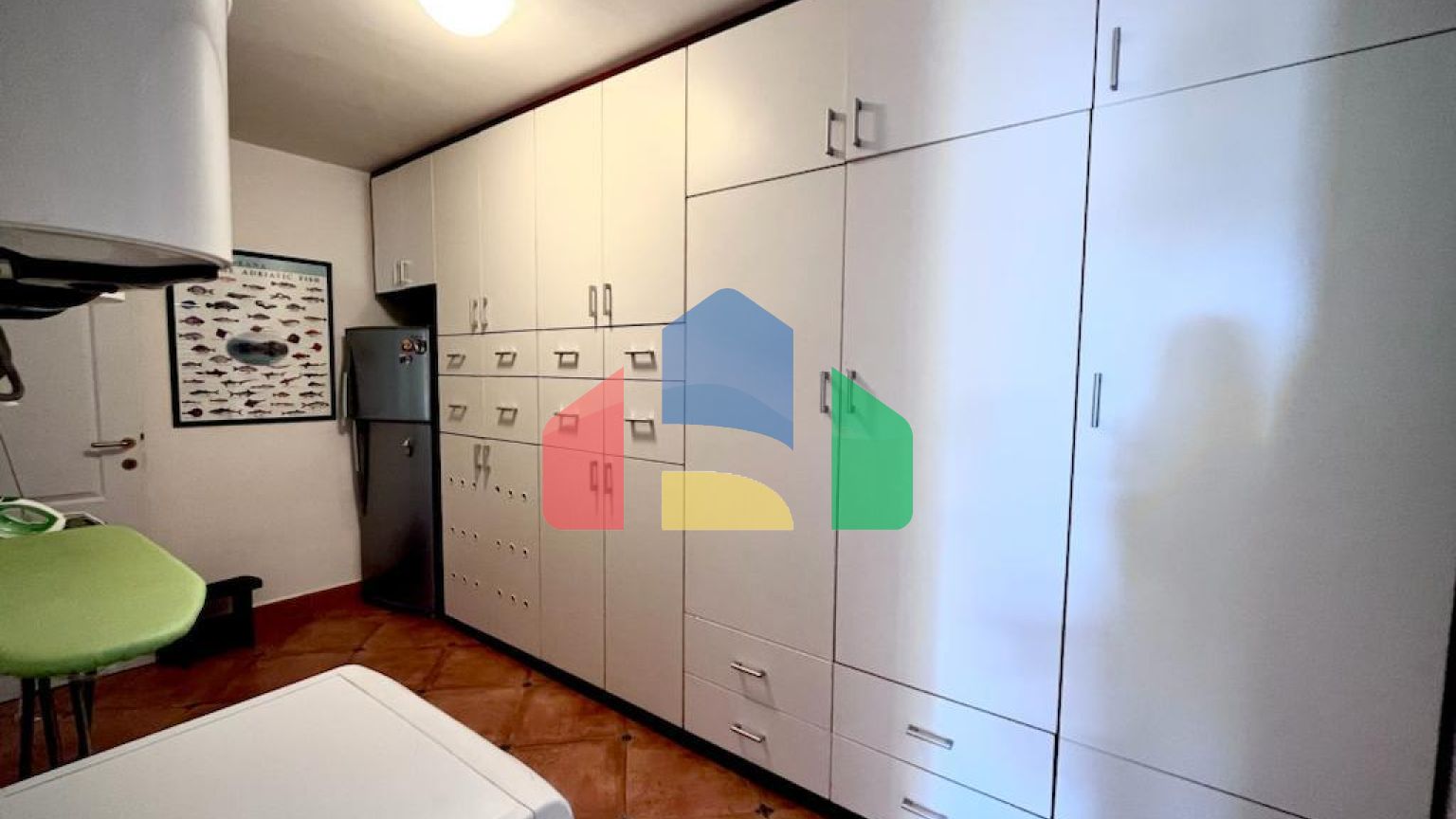 Трехэтажный дом в Петроваце