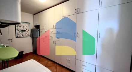 Трехэтажный дом в Петроваце