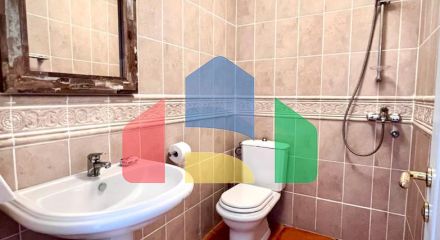 Трехэтажный дом в Петроваце