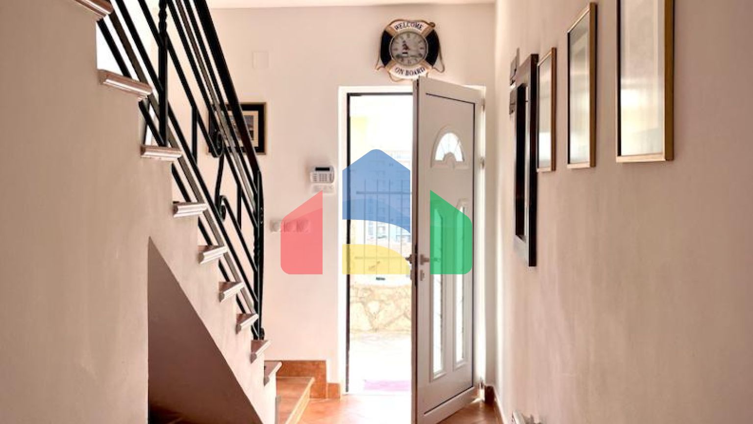 Трехэтажный дом в Петроваце