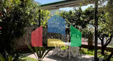 Трехэтажный дом в Петроваце