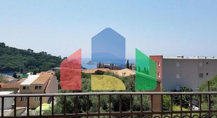 Hotel with 12 apartments in Petrovac