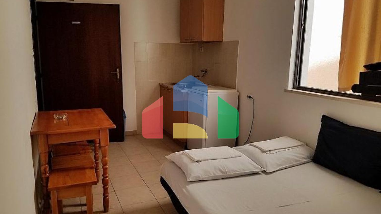 Отель на 12 апартаментов в Петроваце